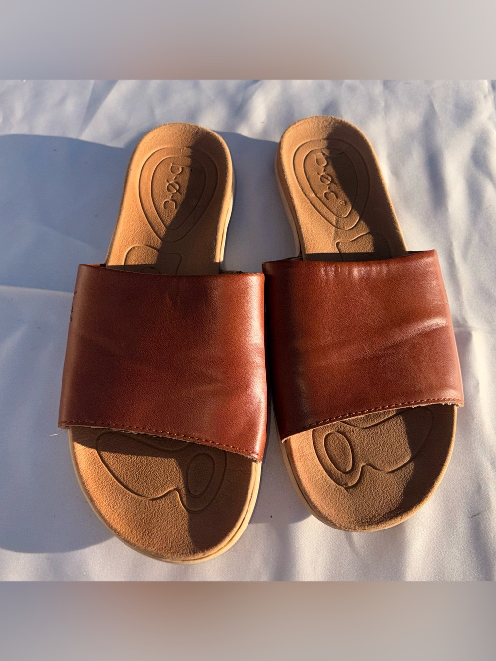 b.o.c. Eternia Tan Brown Single Band Slide Sandals Womens Size 7.5 Z54416